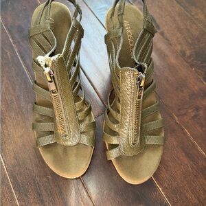 AEROSOLES Women's Green Strappy Sandals